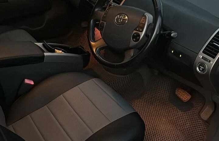 
								Toyota Prius 20 full									