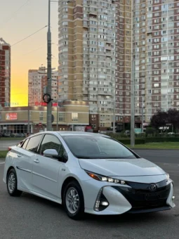 
										Toyota Prius full									