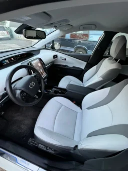 
										Toyota Prius full									