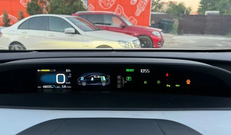 
								Toyota Prius full									