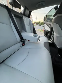 
										Toyota Prius full									