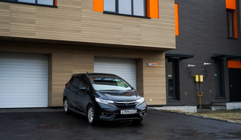 
								Honda Fit full									