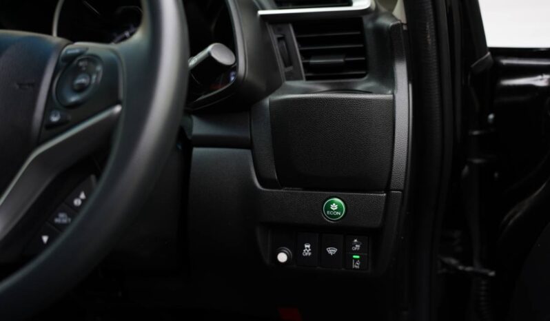 
								Honda Fit full									