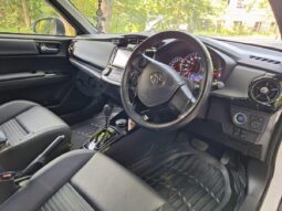 
										Toyota Corolla Axio full									