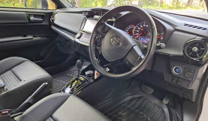 
								Toyota Corolla Axio full									