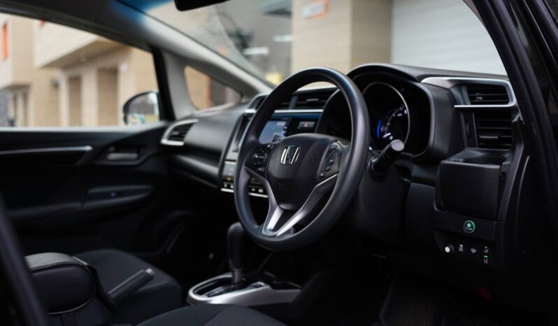 
								Honda Fit full									