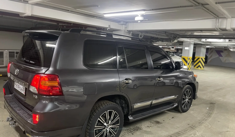 
								Toyota Land Cruiser 200 full									