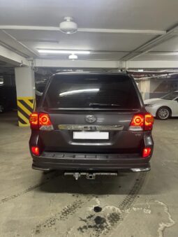 
										Toyota Land Cruiser 200 full									