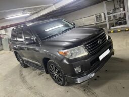 Toyota Land Cruiser 200