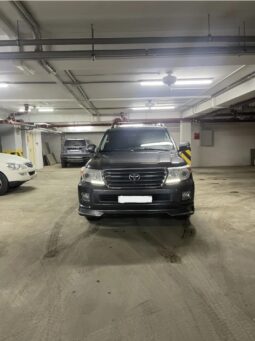 
										Toyota Land Cruiser 200 full									