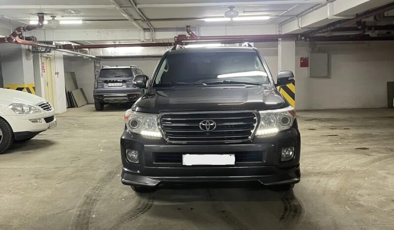 
								Toyota Land Cruiser 200 full									