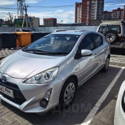 
										Toyota Aqua full									
