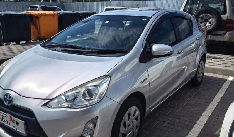 
								Toyota Aqua full									