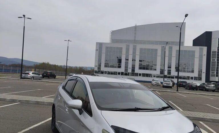 
								Toyota Prius 30 full									