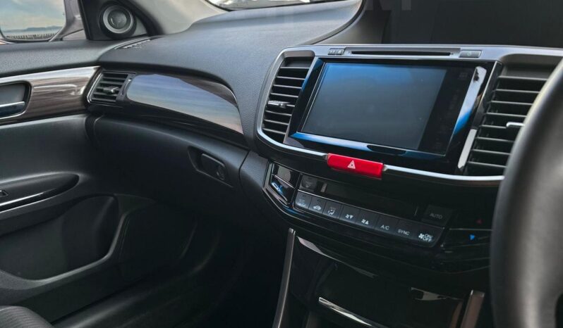 
								Honda Accord full									
