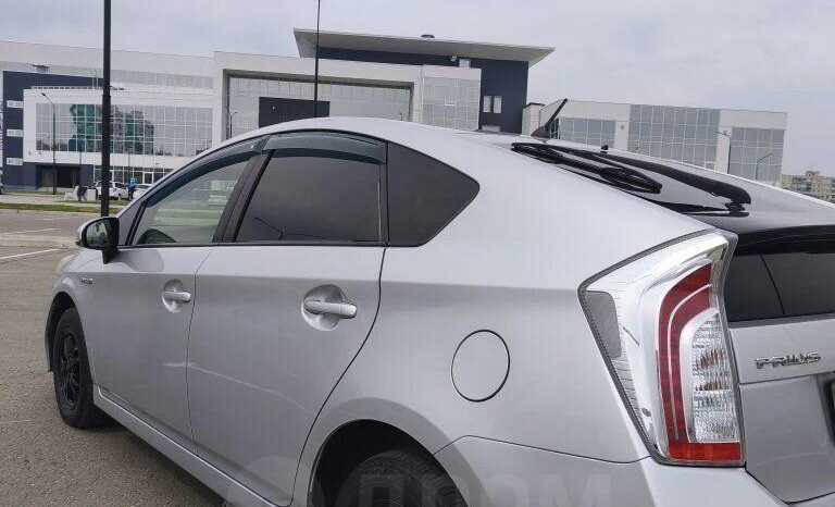 
								Toyota Prius 30 full									
