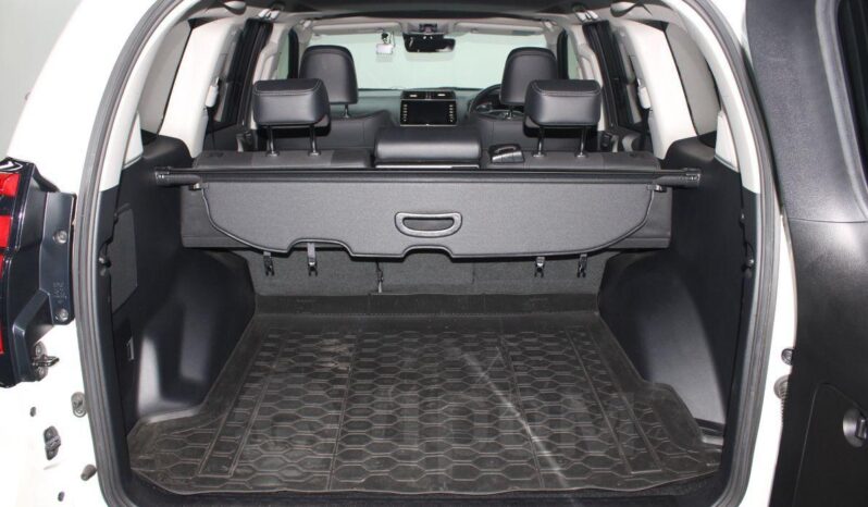 
								Toyota Land Cruiser Prado full									
