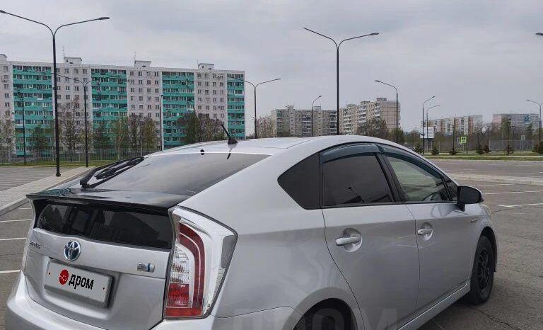
								Toyota Prius 30 full									