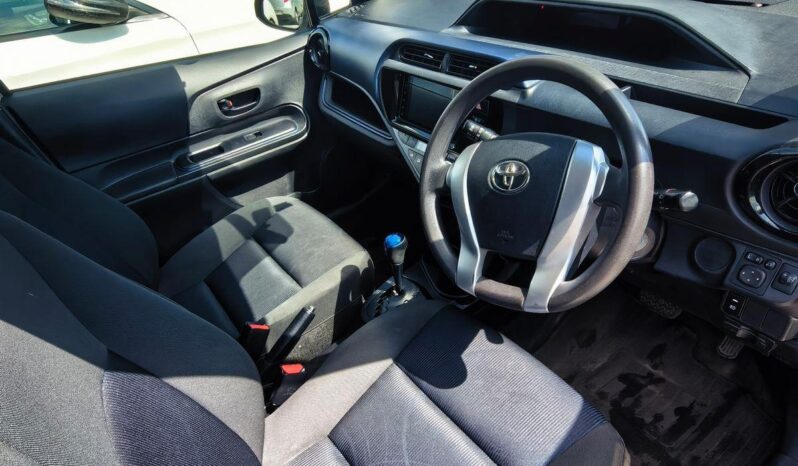 
								Toyota Aqua full									