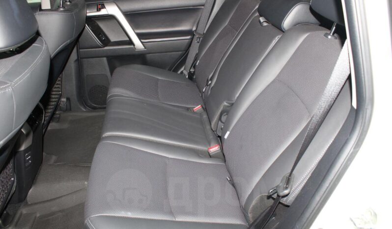 
								Toyota Land Cruiser Prado full									