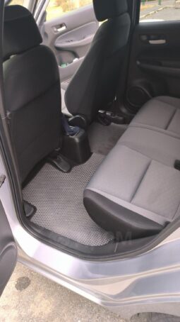 
										Honda Fit full									