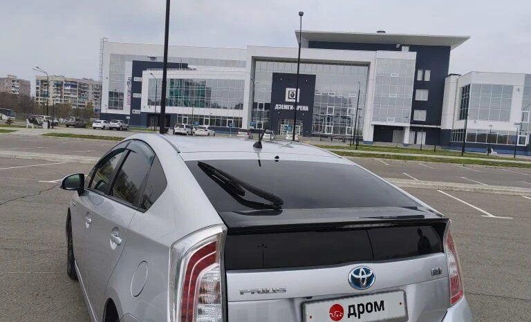 
								Toyota Prius 30 full									
