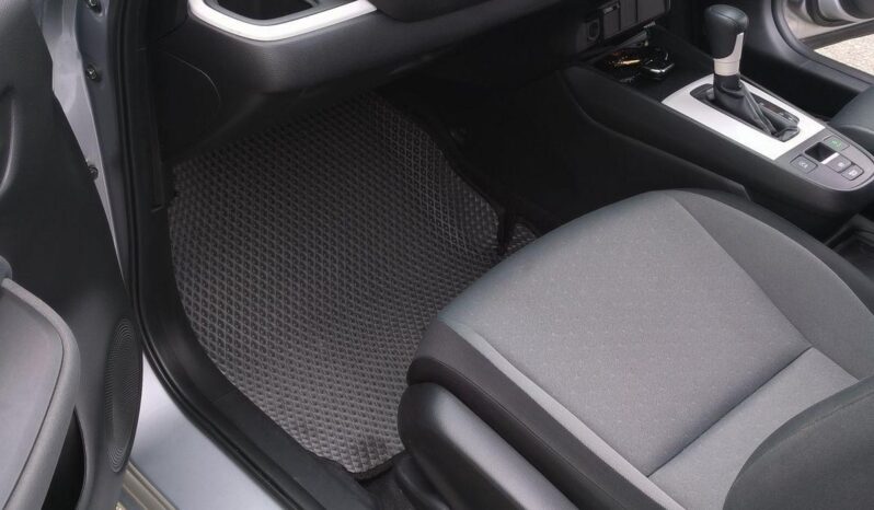 
								Honda Fit full									