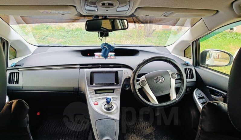 
								Toyota Prius 30 full									