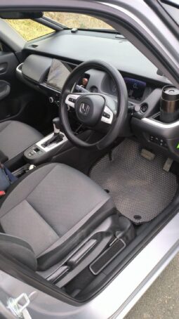 
										Honda Fit full									