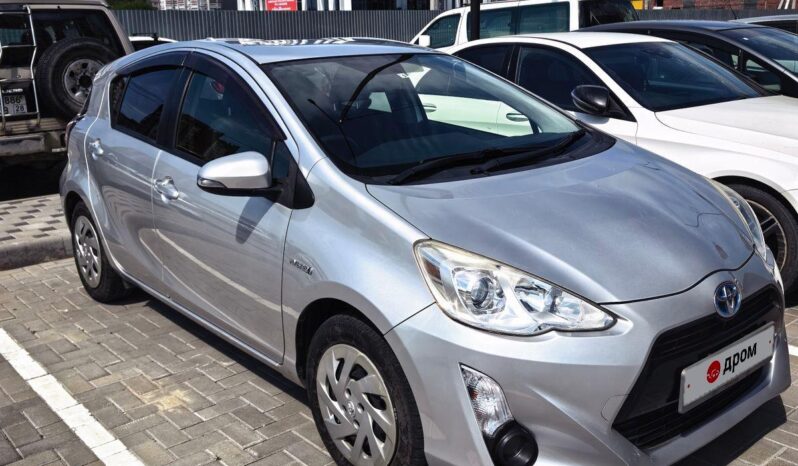 
								Toyota Aqua full									