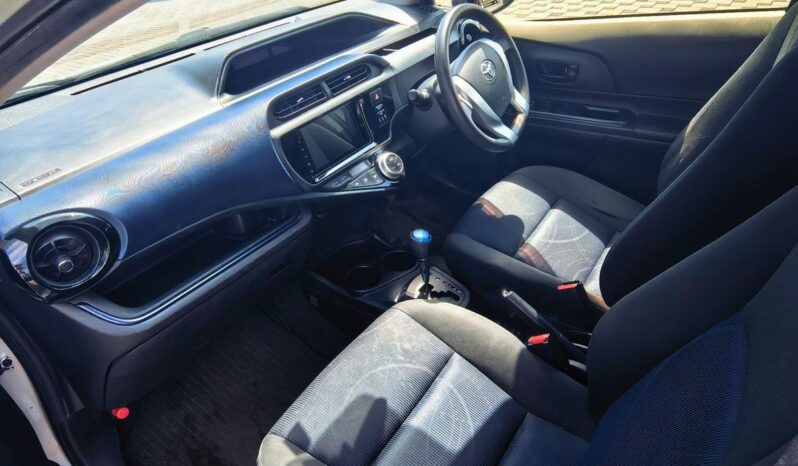 
								Toyota Aqua full									