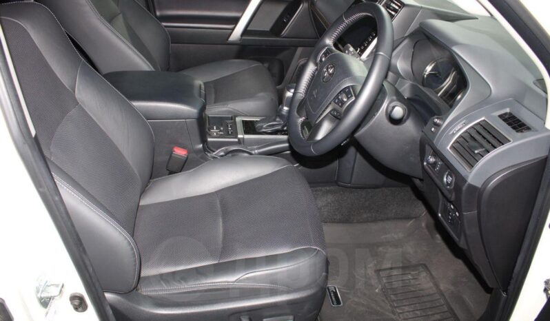 
								Toyota Land Cruiser Prado full									